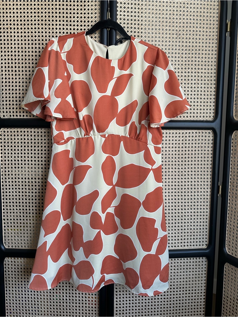 Vero Moda Bold Print Flutter Sleeve Mini Dress size Medium